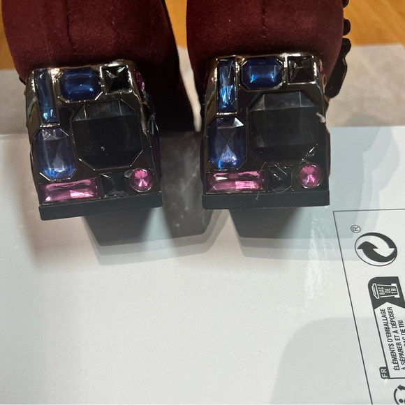 NWOT - Faux Suede Lace Ankle Boots (US 7) - Picture 6 of 10